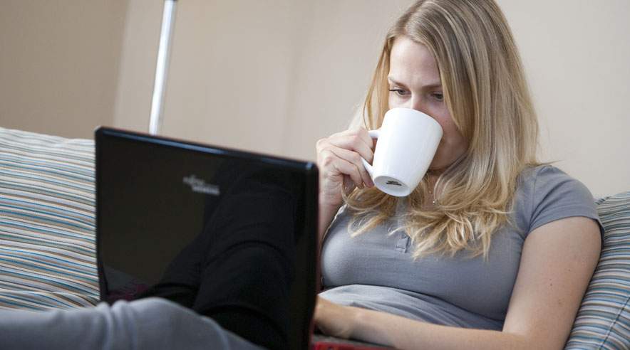 Mange vælger en bærbar pc fremfor en stationær computer. (Foto: Colourbox)