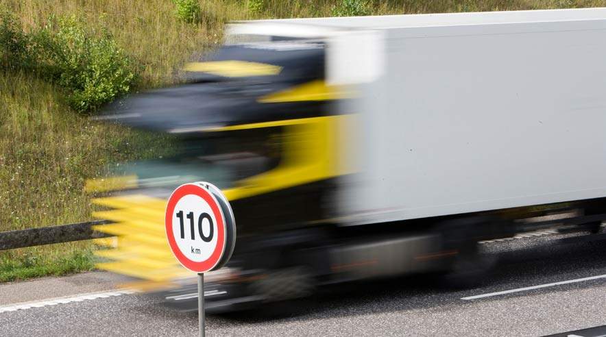 En chauffør fra Litauen slap med en advarsel, da han blev stoppet som spøgelsesbilist på motorvejen mellem Kolding og Esbjerg.