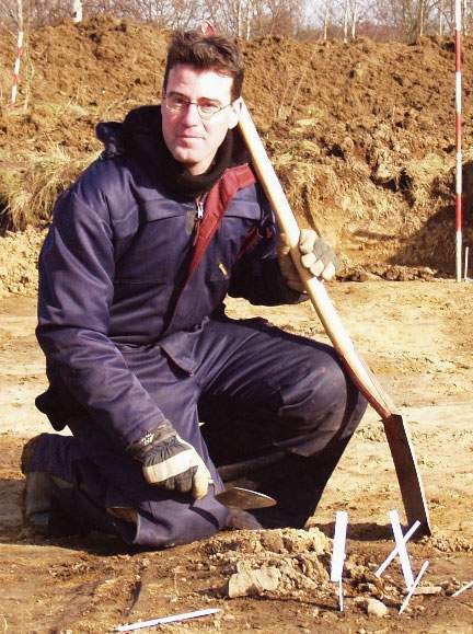 Danny Olson (36 år), udgravningsassistent.