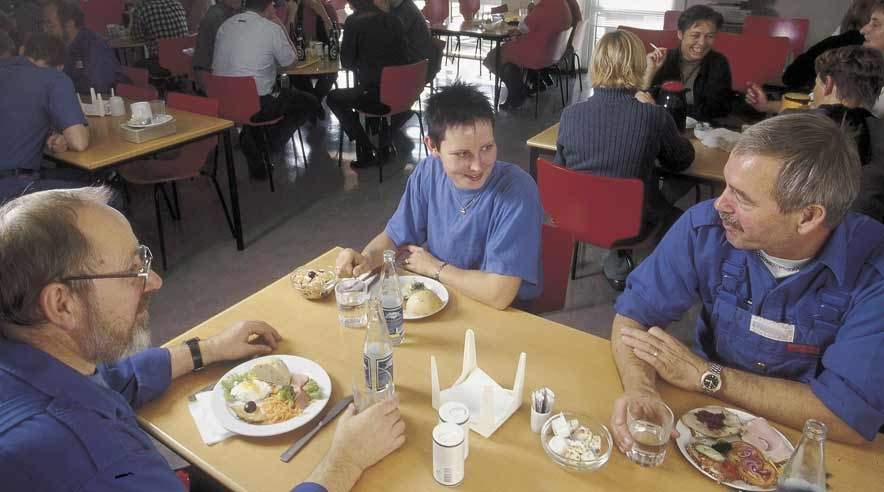 Snakken om kvalitetsreform i den offentlige sektor skal ud i kantinerne, mener LO og FTF. (Arkivfoto)