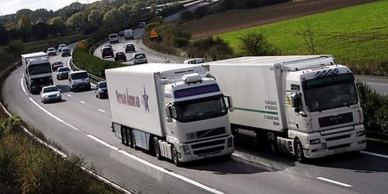 Transportfolk har fået ny overenskomst, der løber i to år. Den giver 14 dages ekstra opsigelse, hvis tiden bruges til uddannelse, ret til frihed for seniorer og øget satsning på uddannelse. Månedslønnen stiger med 550 kroner.
