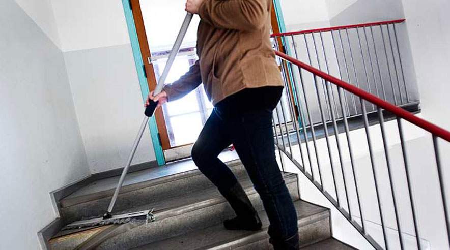 ISS betegner det som en fejl, at fem rengøringsassistenter ikke fik 232.000 kroner i fratrædelsesgodtgørelse - før 3F krævede pengene til medlemmerne.