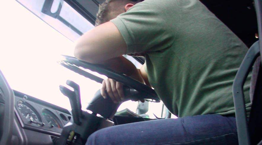 Snyd hos vognmænd, trætte chauffører og livsfarlige lastbiler skal stoppes. Men regeringen er splittet, om hvorvidt et dansk transportpoliti er en god idé. (Arkivfoto.)