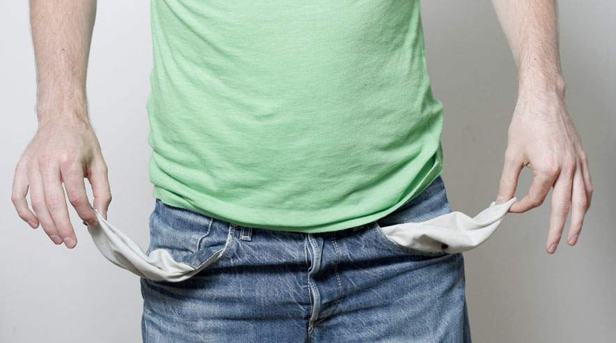 Det er ikke nemt at få gældssanering. Man kan for eksempel ikke få gældssanering, hvis man er på kontanthjælp eller sygedagpenge. (Foto: Colourbox)