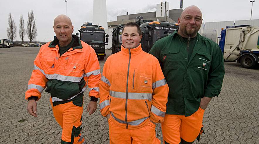Trekløveret med 19-årige Antonio Conte i midten, 47-årige Flemming Busk Jensen til venstre for ham, og 43-årige Henrik Rønne Petersen til højre. (Foto: Harry Nielsen)