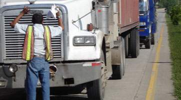 100 chauffører blokerede i sidste uge Mærsks containere i Mellemamerikas største havn, Puerto Cortés.  (Eva Rasmussen.)