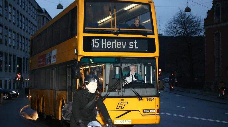 3F foreslår, at ingen buschauffør må sætte sig bag rattet i en dobbeltdækkerbus, eller anden bus med højt tyngdepunkt, uden at have gennemført en særlig uddannelse af to dages varighed.  (Arkivfoto.)