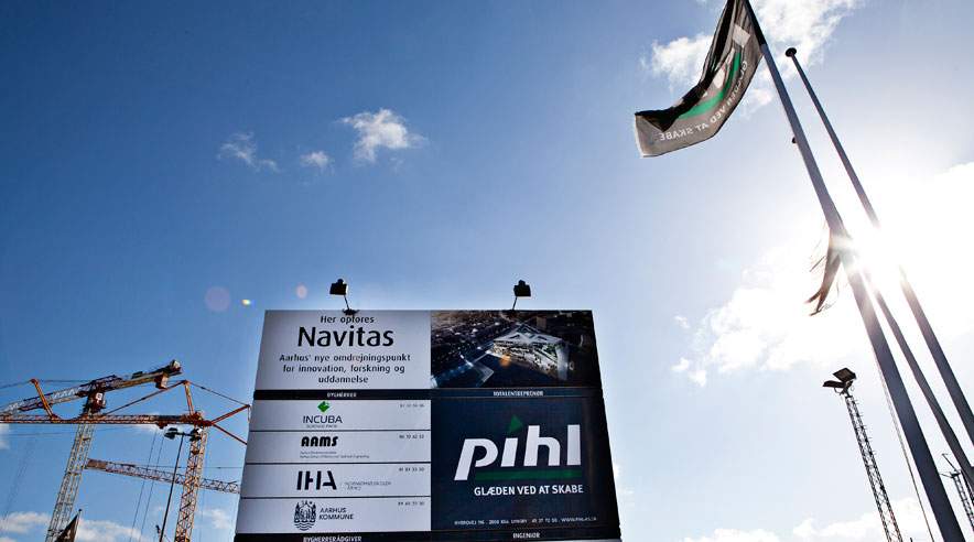 På Pihl & Søns byggeri på havnen i Aarhus, har det polske firma Budomex betalt en stor bod for at snyde udenom dansk løn.  (Foto: Niels Åge Skovbo)