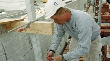 Ledigheden i byggebranchen rammer de unge håndværkere ekstra hårdt. Mange risikerer derfor at forlade branchen. (Foto: Harry Nielsen)