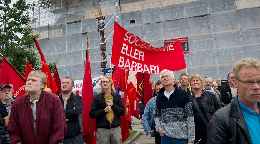I snart tre måneder har de nordjyske byggefagforeninger opretholdt en lovlig konflikt mod byggepladsen Nørrehus i Brønderslev i et forsøg på at få overenskomst med byggeriets polske entreprenør. Fagforeningerne mener, at byggevarefirmaet STARK hjælper med at omgå konflikten ved at sælge materialer, der anvendes ved byggeriet. Foto: Lars Horn.
