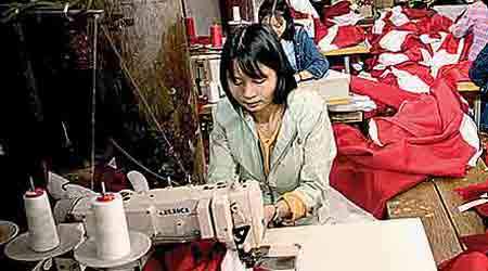 Arbejdere i ulande kan få glæde af en ny lokal overenskomst mellem 3F i Silkeborg i Mascot International. (Foto: Søren Zeuth)