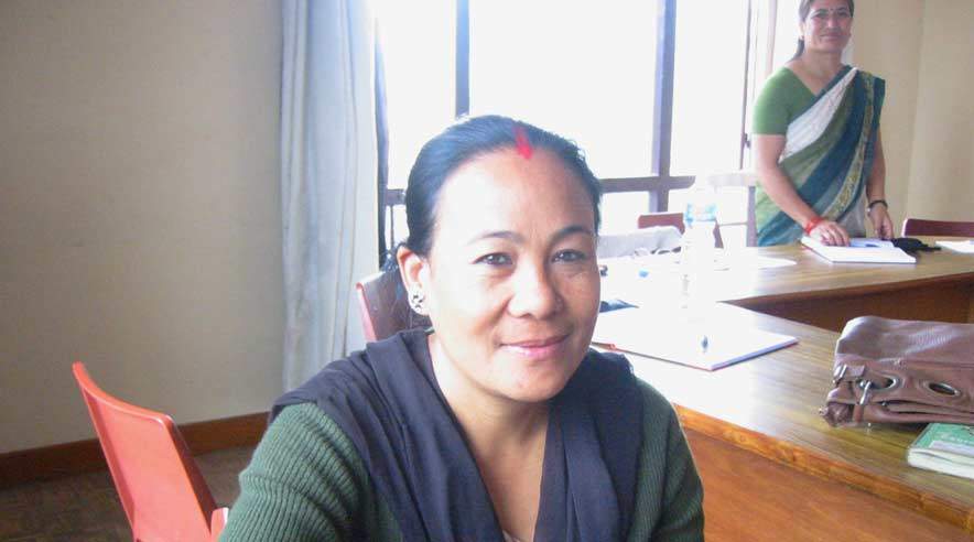 Maya Gjurung er en af de kvindelige gadehandlere, der har fået nok af utålelige arbejdsvilkår i Katmandu. Med hjælp fra 3F sætter kvinderne en ny dagsorden.