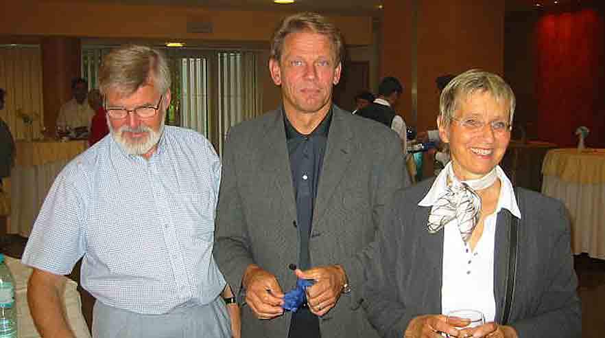 BWI's generalsekretær Anita Normark (til højre)appellerer til ILO om at tage også det næste skridt: Et egentligt globalt asbestforbud.
