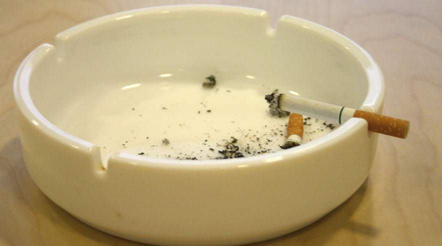 &nbsp;Politikerne vil ikke forbyde rygning på værtshuse og bodegaer under 40 kvadratmeter. Men de nye kræftopgørelser viser, at det netop er på de små serveringssteder, at risikoen for at få kræft på grund af tobaksrygning er allerværst.