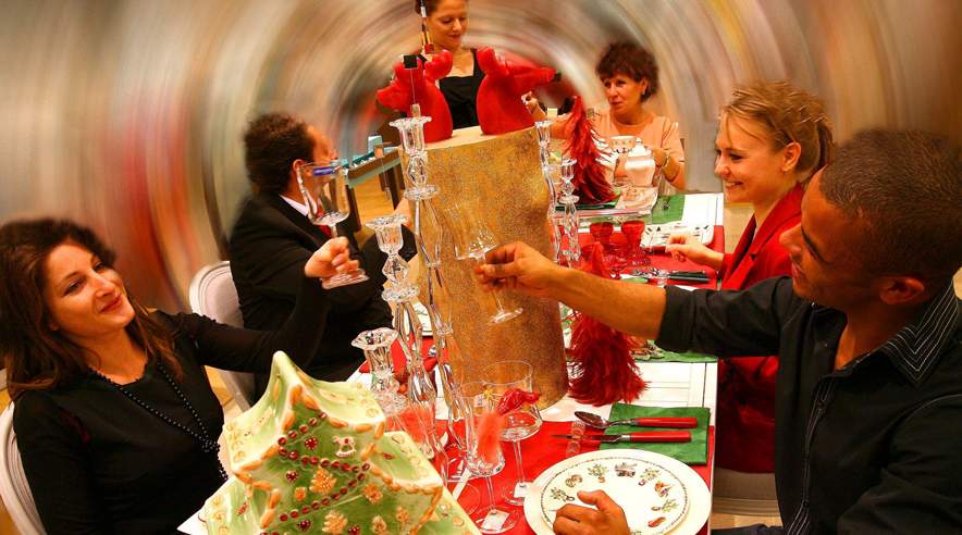 Buffeten til julefrokosten kan være den farlige kilde til roskildesyge og svineinfluenza.  (Foto: Colourbox)