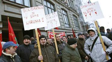 EU-Kommissionen mener, at flere lande lægger hindringer i vejen for arbejdskraftens fri bevægelighed. Her er det polakker, der demonstrerer for bedre arbejdsforhold. (Foto: Harry Nielsen)