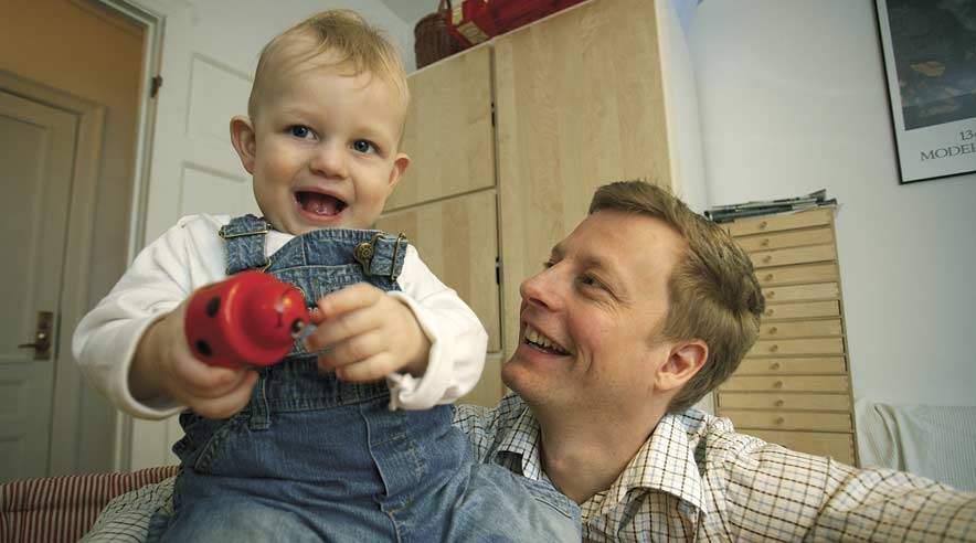 Børnefamilien kæmper blandt andet med økonomi, og ufleksible åbningstider i blandt andet daginstitutioner og hos lægen. (Arkivfoto).