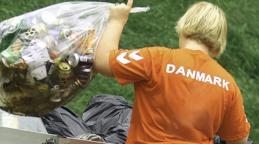 Der er cirka 20.000 unge handicappede, og De Samvirkende Invalideorganisationer vil nu rette henvendelse til beskæftigelsesministeren og socialministeren for at få afklaret, hvilke muligheder de unge og deres arbejdsgivere har for at få støtte.