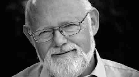 - Det er en dårlig strategi at forlade forhandlingerne, før de er afsluttet. Jeg tror også, det vil være svært for vores medlemmer at forstå. Vi må vente og finde ud af, hvad regeringen vil yde, siger 3F's forbundsformand Poul Erik Skov Christensen.