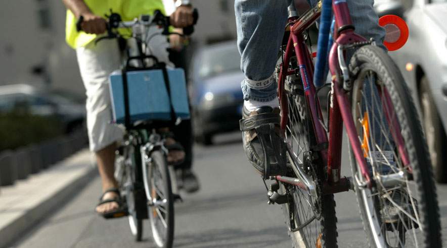 Det tidlige forår er en god anledning til at få støvet cyklen af og få gang i pedalerne. Også når man skal på arbejde. (Foto: Colourbox)