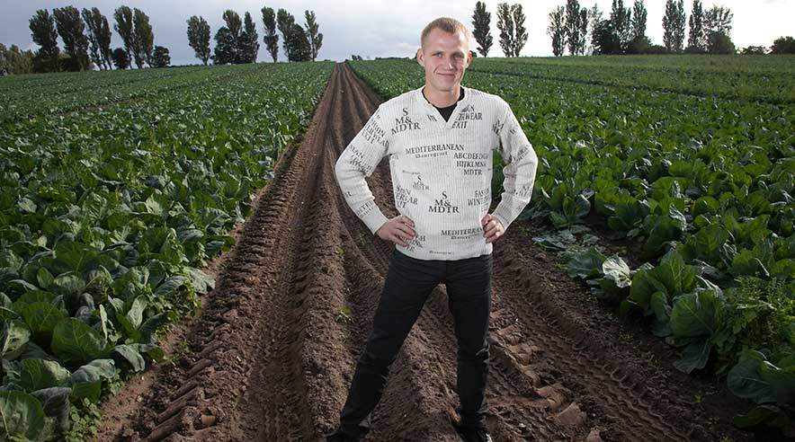 26-årige Gintares Marcernis fra Litauen bliver måske snydt for en meget stor del af sin godtgørelse på 689.815 kroner, fordi hans tidligere arbejdsgiver kører sit gartneri videre i et nyt selskabsnavn. (Foto: Heidi Lundsgaard)