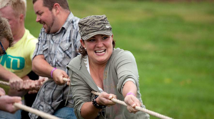 Se det festlige billedgalleri fra sommerdysten. <A href=_/apps/pbcs.dll/gallery150a.html?Avis=SD&Dato=20100823&Kategori=SIDUNGDOM&Lopenr=823009999&Ref=PH%22 target=_new>Klik her</A>.