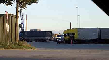 Færdselsstyrelsen har vedtaget at forlænge forbuddet mod, at chauffører fra Polen og Ungarn kører med varer internt mellem danske destinationer og kunder.
Den slags kørsel kaldes cabotage-kørsel og er forbudt indtil 1. maj 2009.  (Arkivfoto)