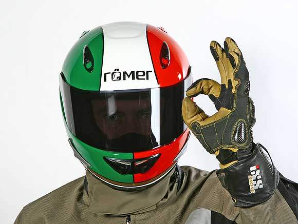 Dette tegn betyder "røvhul" på tysk. Pris 5000 kr. (759 euro) (Motorad)