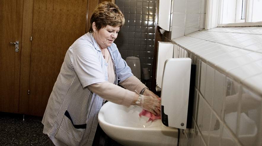 Tro om igen, hvis du tror, at du altid kan få et rengøringsjob. Der er rift om alle job - også dem, der hidtil har haft lav prestige. ((Arkivfoto: Gitte Sofie Hansen.))