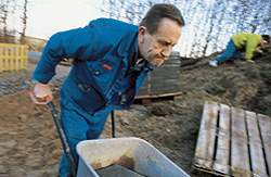 Der er et kæmpe behov for efteruddannelse og omskoling. Problemet er, at de job, der ifølge planen skal satses på, ikke findes på arbejdsmarkedet som situationen er i dag, mener SiD.