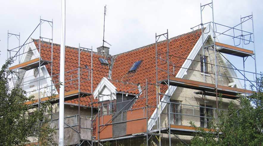 Står det til stilladsarbejderne, skal det være slut med at arbejde på de store systemstilladser, før man har gennemgået det lovpligtige tre ugers kursus. 