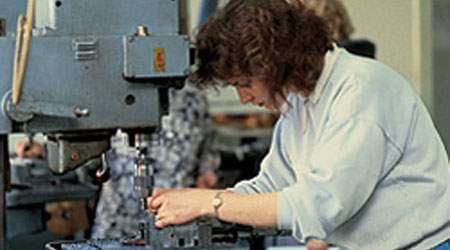 AMU-skolerne har i de senere år kæmpet med et støt stigende underskud. I 2004 lød det på 62 millioner kroner, og ministeriet forventer også underskud i 2005. (Arkivfoto: Harry Nielsen)