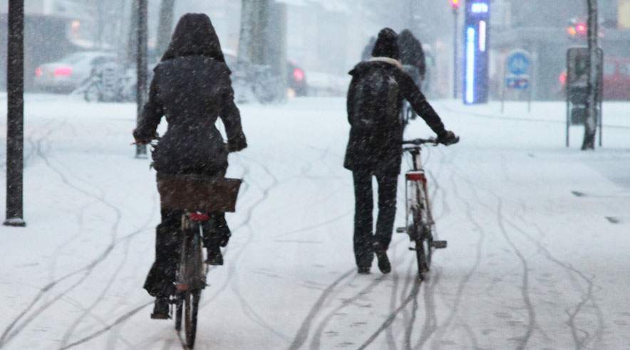 Rigtige cyklister giver ikke op i snevejr, men de forbereder sig ordentligt. ((Foto: Colourbox))