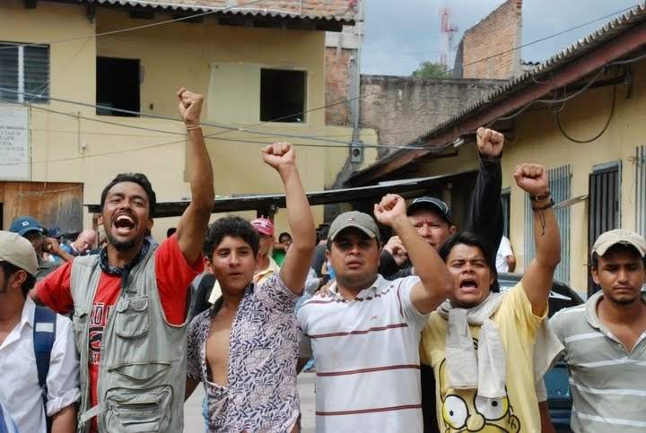 Modstanden mod kuppet fortsætter i Honduras trods drab og anholdelser.