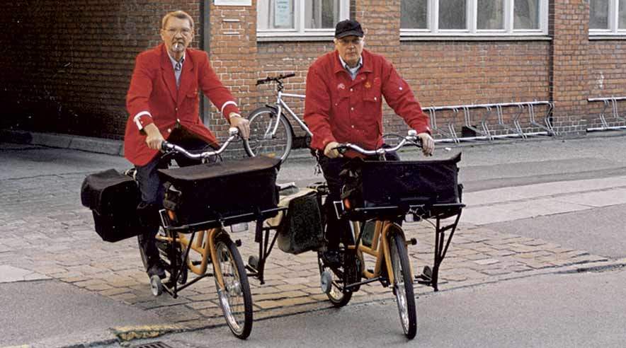Fald på cykel, snubleulykker på trapper, hundebid, løfteskader og trafikuheld gør arbejdsdagen for landets postbude mere "spændende", end godt er. Sidste år betød det 177.783 mistede arbejdstimer. (Arkivfoto)
