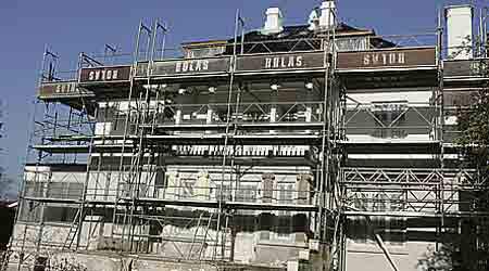 Der er godt 4.000 ledige bygningsarbejdere, derfor er der ingen grund til at fritage byggeriet for Østaftalen, mener BAT.