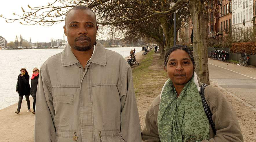 Earnest Mudzengi og Venitia Govender er enige med udvik-lingsminister Søren Pind i at frihedsrettigheder er afgørende for at udvikle et reelt demokra-ti. Men manglende frihed for borgerne må ikke føre til, at Danmark dropper sin bistand, siger de.  (Foto: Harry Nielsen.)