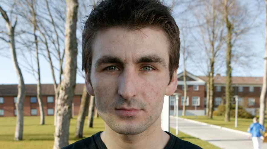 - Jeg er meget overrasket over, at min arbejds- og opholdstilladelse ikke er i orden. Det fik jeg på intet tidspunkt at vide fra skolen, inden den sendte mig i praktik, siger Cristian Butas til Nyhedsbrevet 3F.