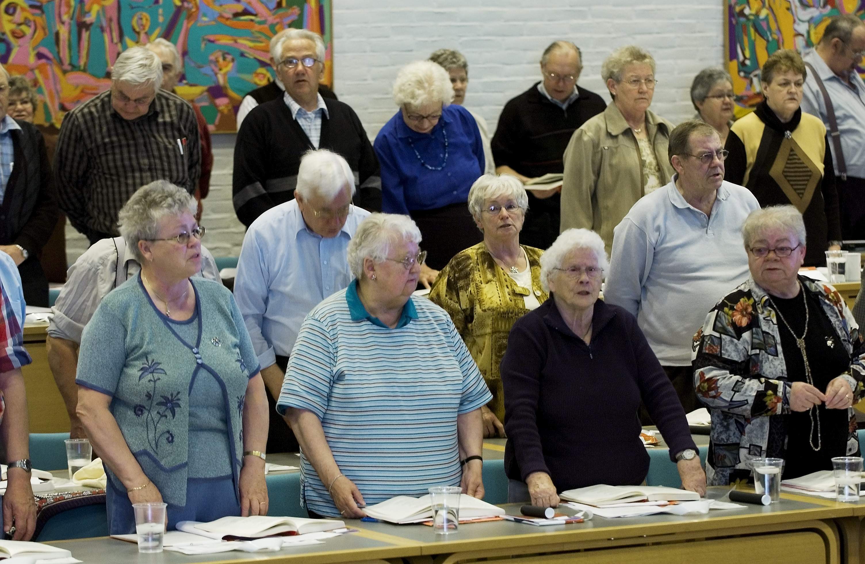 De mange forslag om ændringer i efterlønnen har skabt stor usikkerhed blandt seniorerne i 3F. Politikerne skal ikke fokusere på efterlønnen som en økonomisk byrde, lød det fra salen på Svendborgskolen, hvor 3F-seniorer netop har holdt deres første ordinære landsmøde. (Foto: Søren Skarby)