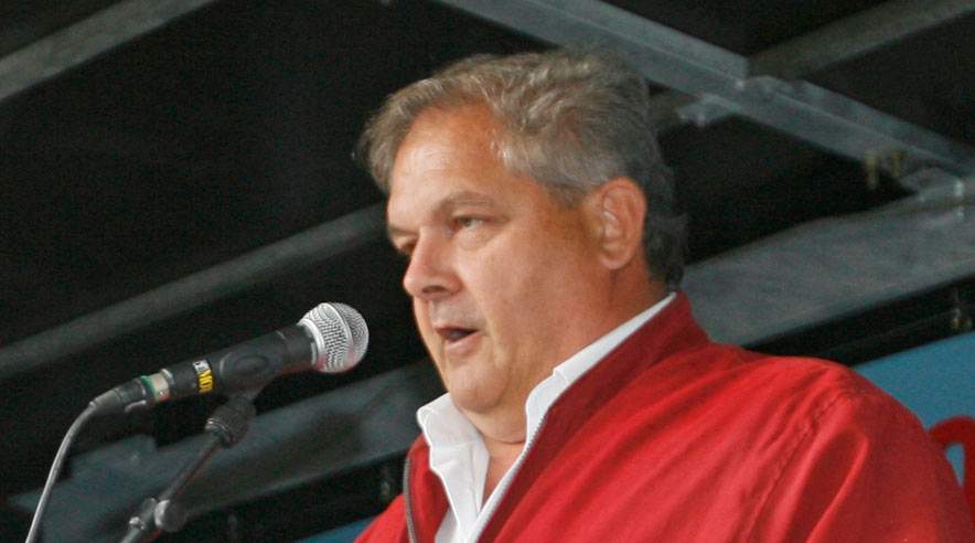 - Vi skal ikke have politikerne til at blande sig i vores overenskomster, og vi skal ikke opgive den danske aftalemodel, lyder den kontante afvisning fra Peter Hougård Nielsen, formand for Byggegruppen i 3F og paraplyorganisationen BAT.