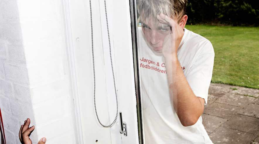 Martin og Tine prioriterer børnenes uddannelse, for: "de skal ikke være dumme i nakken", som mor Tine udtrykker det. (Foto: Martin Bubandt)