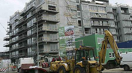 Opførelsen af dette byggeri i Njalsgade på Amager bidrog til den negative ulyykkesstatistik i 2005, idet to bygningsarbejdere omkom efter fald. (Foto: Harry Nielsen)