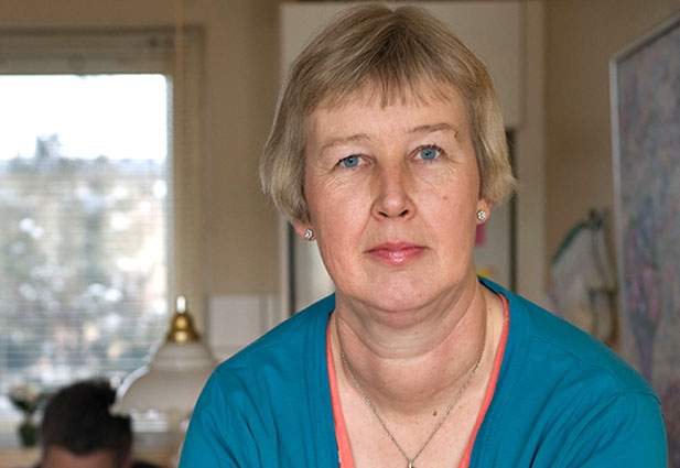 - Jeg var på jobcentret for en uge siden for at spørge, om jeg kan få kontanthjælp, men det kan jeg ikke på grund af min mands indtægt, fortæller Birgit Jensen. (Foto: Hanne Loop)