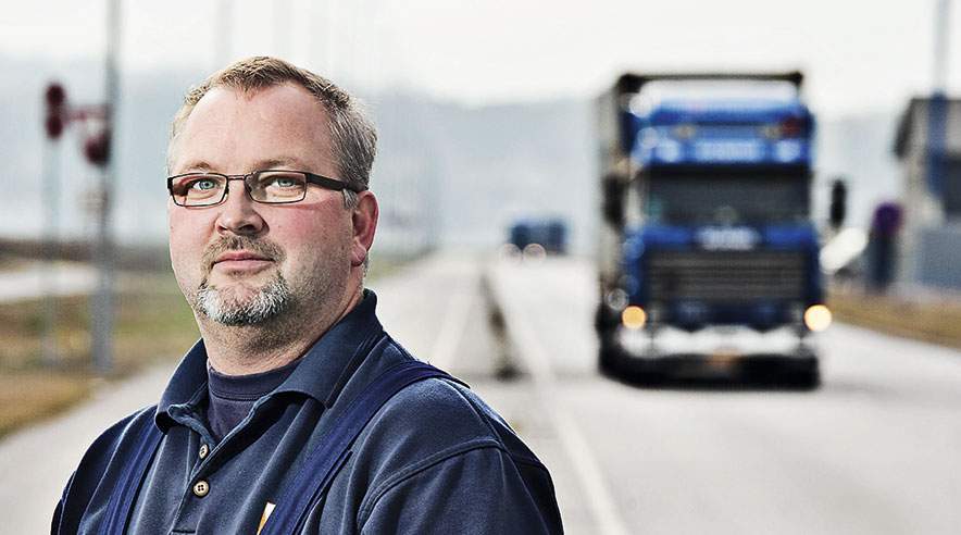 Brodne kar blandt vognmænd og speditører har alt for let spil i Danmark. Kontrollen er for lempelig, og bøderne for ulovlig transport er for små, mener Harald Fabricius, formand for Godschaufførernes Landsklub.