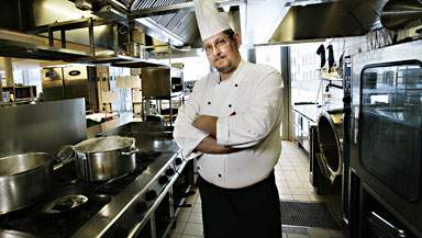 Arbejdstilsynet sætter nu fokus på de store arbejdspladser indenfor hotel og restauration. Spild af tid, mener 3F. (Arkivfoto.)