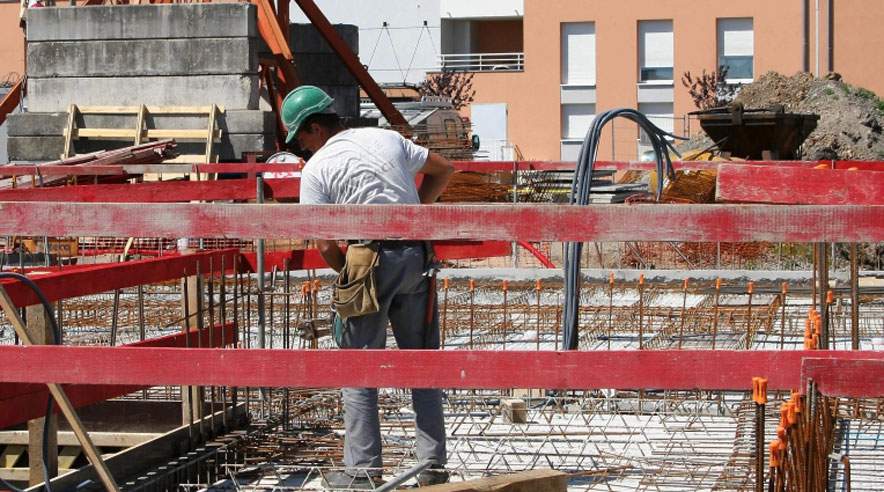 SKAT og Arbejdstilsynet har været på uanmeldt kontrol på 242 byggepladser. De afslørede både problemer med ansættelsesforhold og sikkerheden. (Foto: Colourbox)