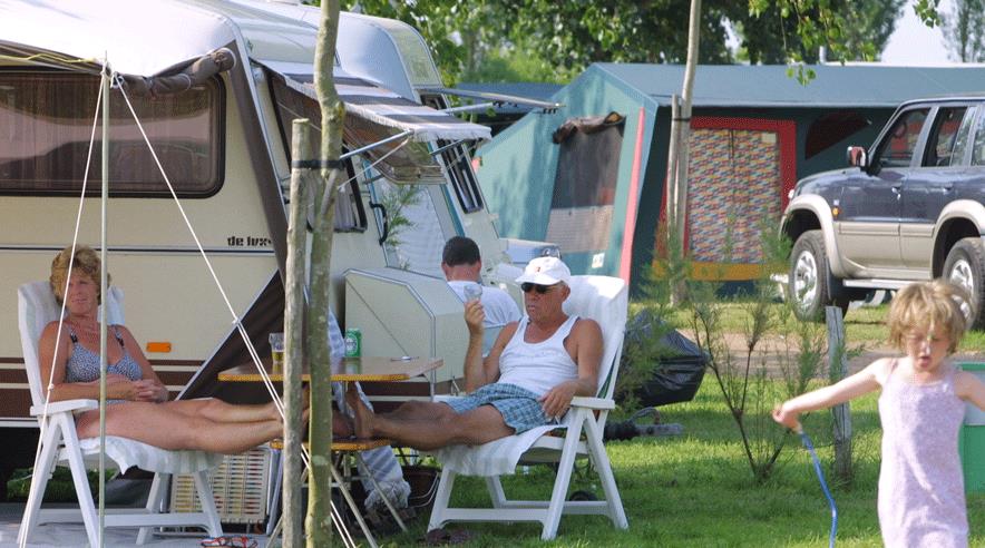Camping er en populær ferieform blandt 3F'erne. For mange 3F'ere er der udsigt til ferie i Danmark i år. (Foto: Colourbox)