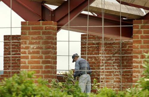 Det nye hul i overgangsreglerne betyder, at østarbejdere, der søger opholdstilladelse som selvstændige, arbejder fuldt lovligt, mens deres ansøgning behandles i statsamtet. 