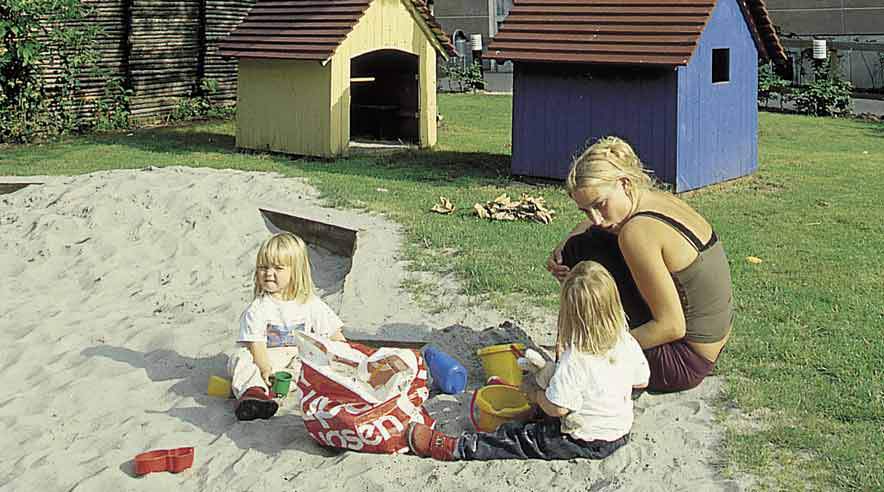 - Det kan kun gå for langsomt med at få afskaffet institutionernes lukkedage, siger 3F-næstformand Jane Korczak . (Arkivfoto)