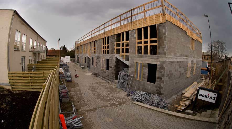 Byggeriets krise understreges af de seneste tal for konkursramte byggefirmaer. Samtidig er ledigheden fortsat meget høj for årstiden. (Arkivfoto)